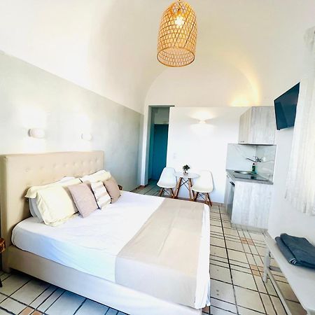 Arapiou Apartments Perivolos  Buitenkant foto