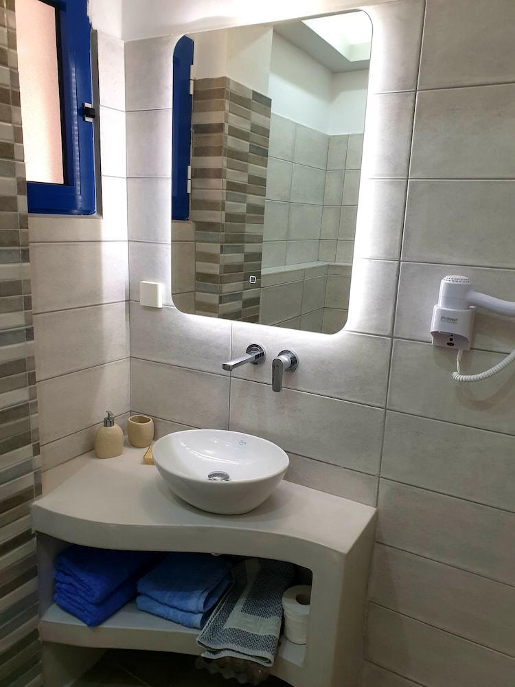 Arapiou Apartments Perivolos  Buitenkant foto