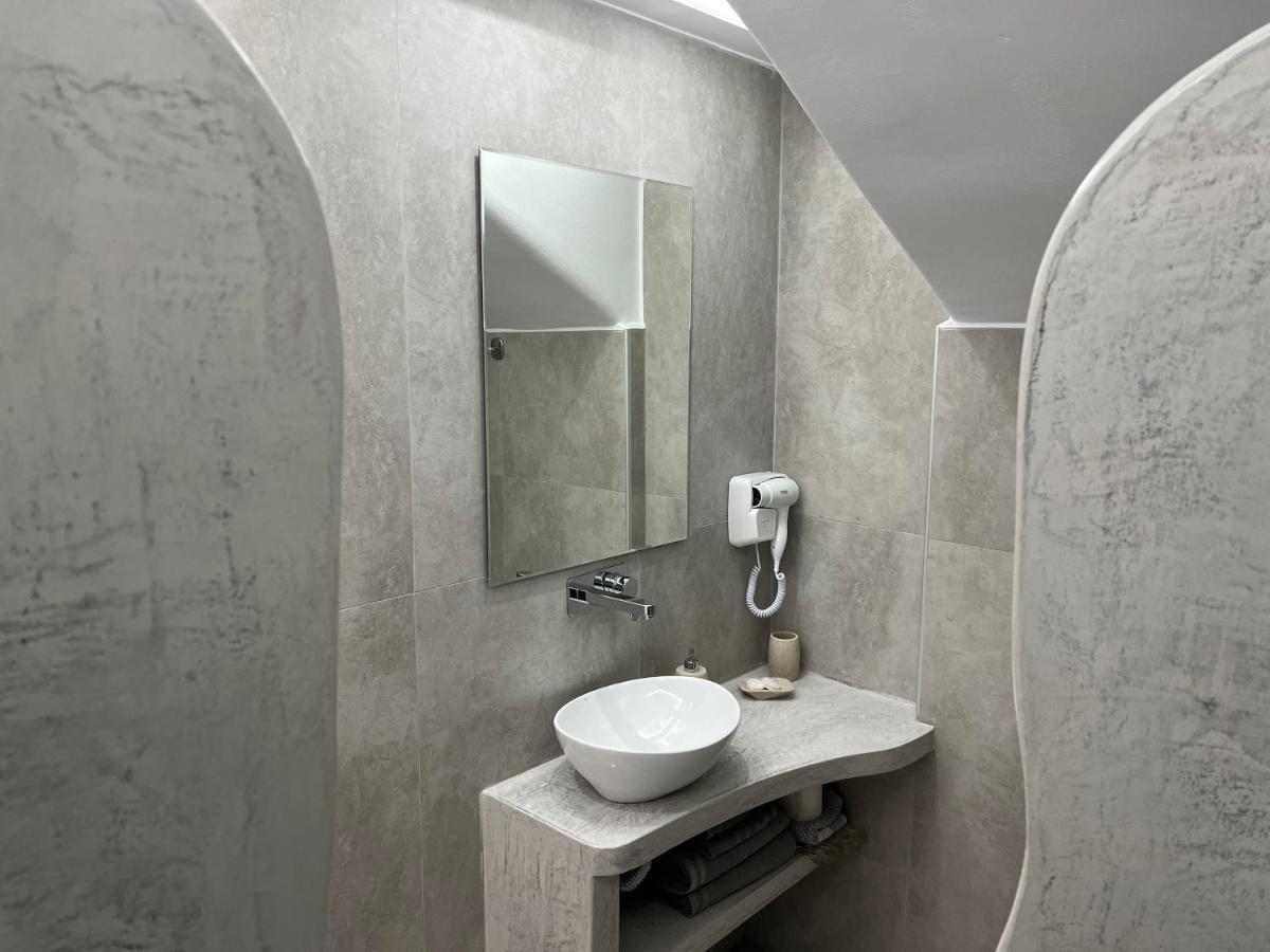 Arapiou Apartments Perivolos  Buitenkant foto