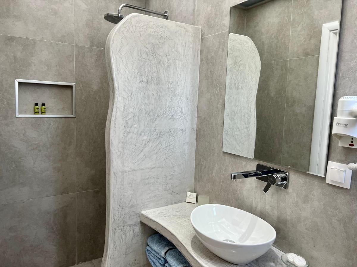 Arapiou Apartments Perivolos  Buitenkant foto
