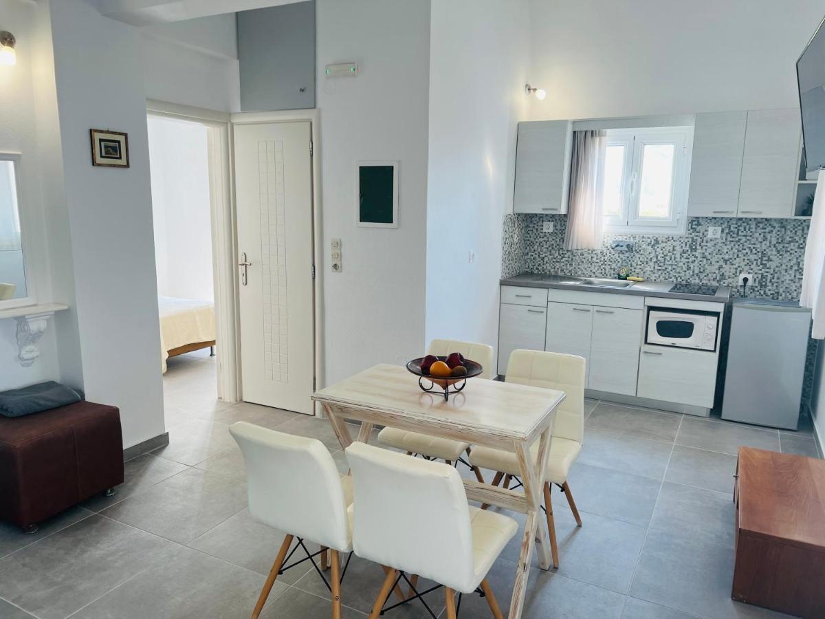 Arapiou Apartments Perivolos  Buitenkant foto