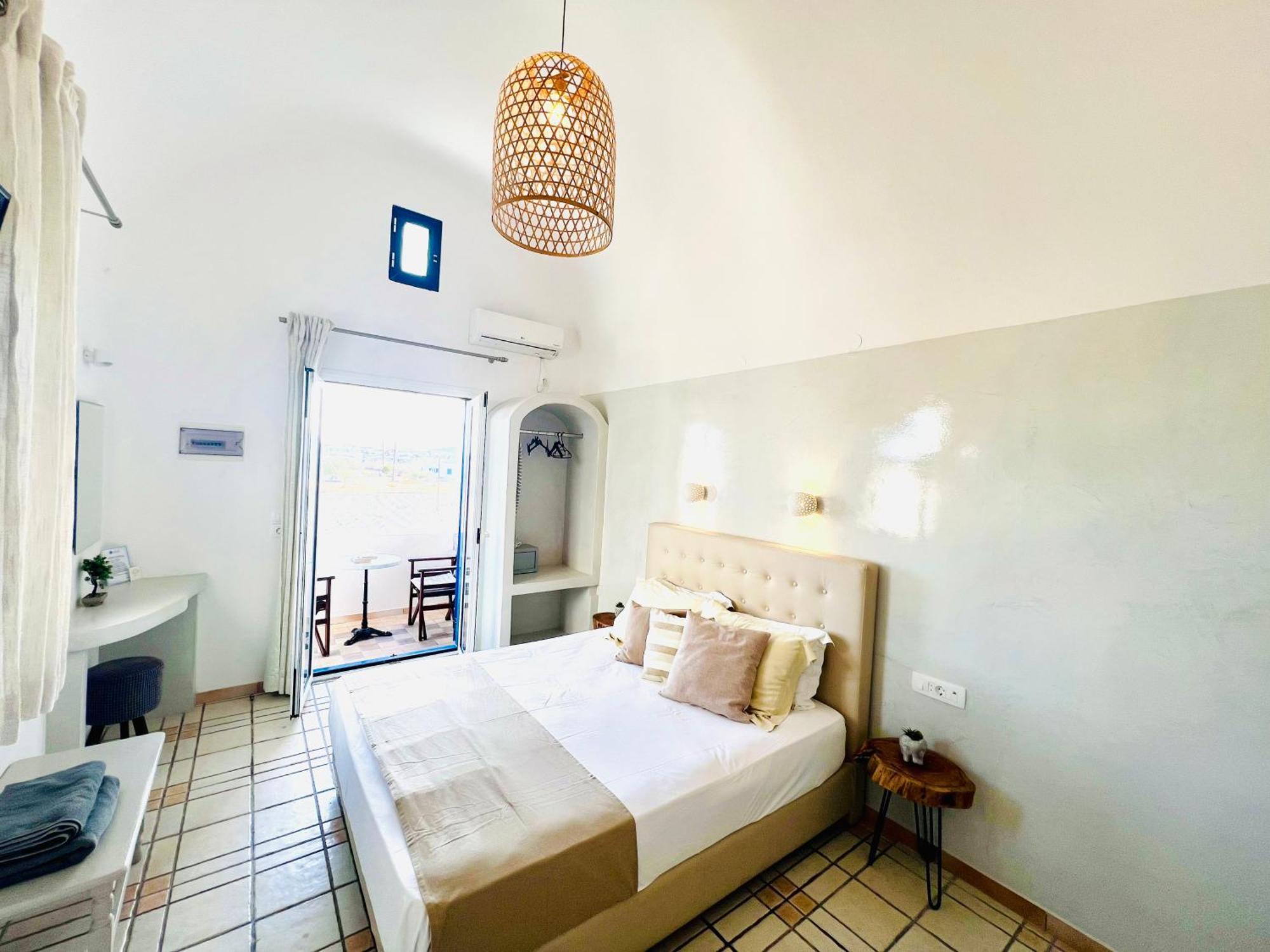Arapiou Apartments Perivolos  Buitenkant foto